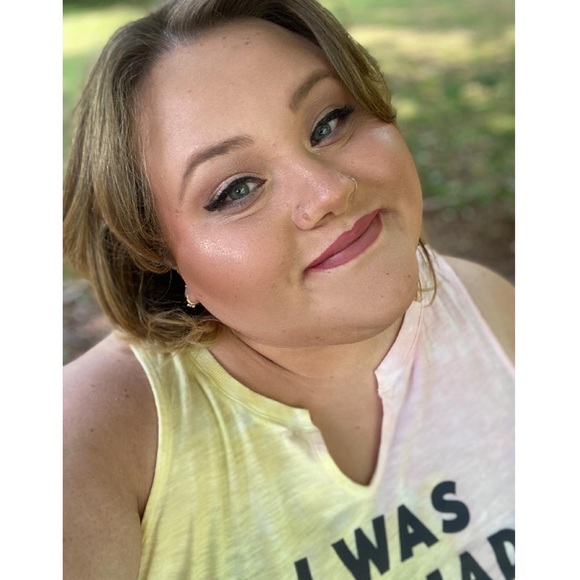 Profile Picture of Autumn Sharpe (@acsharp2) on Poshmark