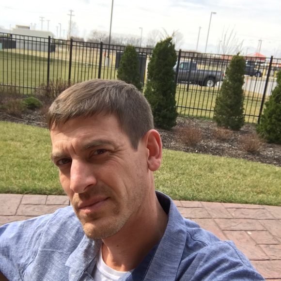 Profile Picture of Ben Zachrich (@bzachrich) on Poshmark