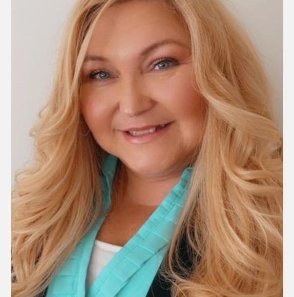 Profile Picture of Afrodite Lambrou (@greekchick01) on Poshmark