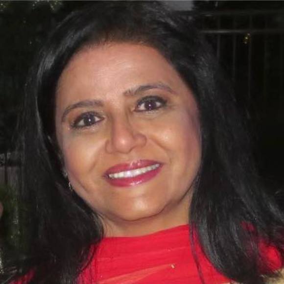 Profile Picture of Amyna Valliani (@amynavalliani) on Poshmark