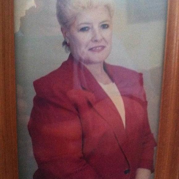 Profile Picture of Rebecca Forrester (@forrester1947) on Poshmark