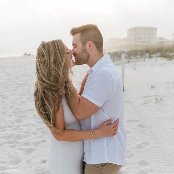 Profile Picture of Brooke Lukenbach (@brookelukenbach) on Poshmark