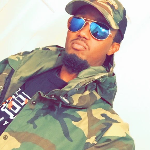 Profile Picture of Mohamed Omar (@abdalion) on Poshmark