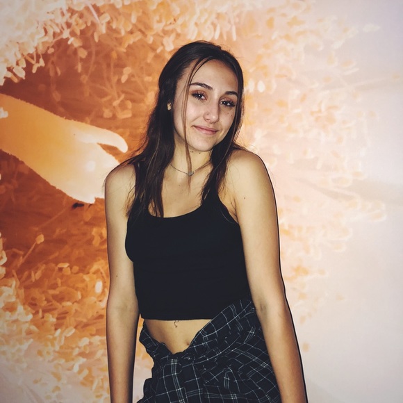 Profile Picture of Caitlyn Koubek (@caitkoub) on Poshmark