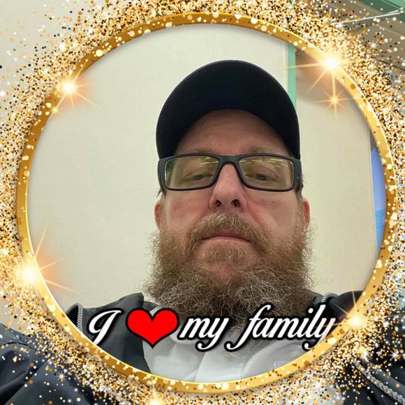 Profile Picture of Daniel Baillargeon (@dbaillar) on Poshmark