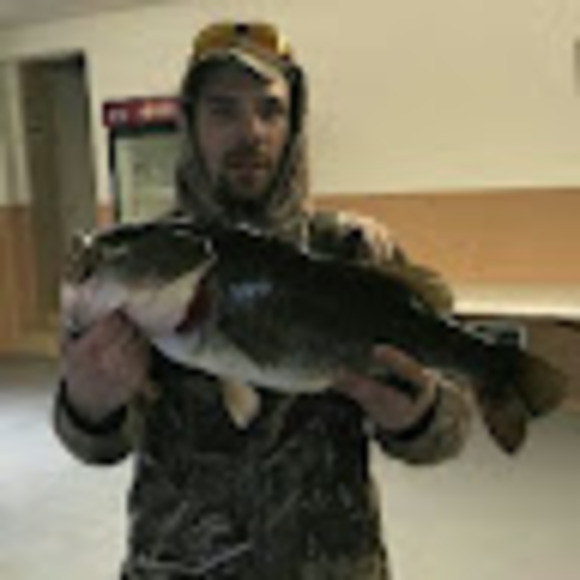 Profile Picture of Benjamin Wright (@bdub2430897) on Poshmark