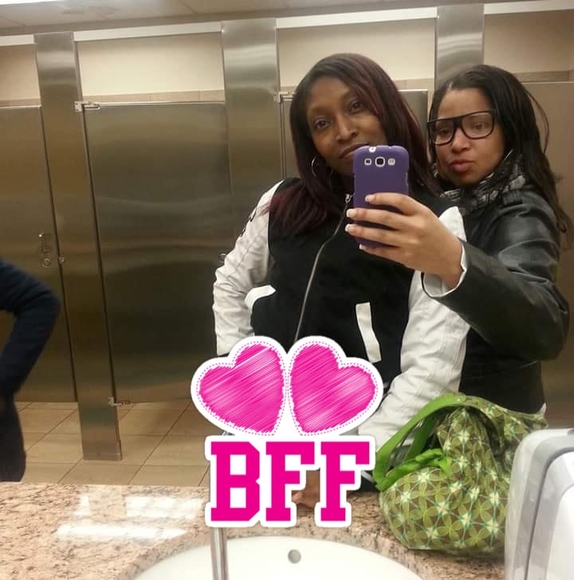 Profile Picture of Tikie Jay (@tikiej) on Poshmark