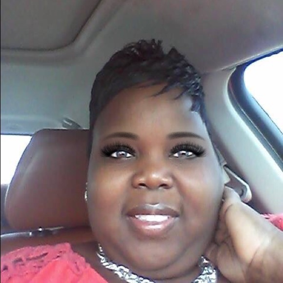 Profile Picture of Jenell Jones (@jenelljones96) on Poshmark