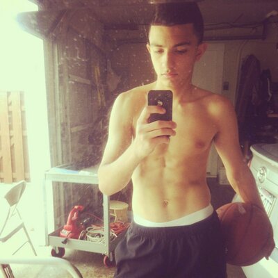 Profile Picture of Mohammed Alrawi (@swagg_mohamed10) on Twitter