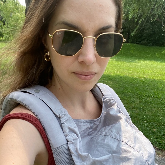 Profile Picture of Fernanda Paschoalotti (@nandagf) on Poshmark