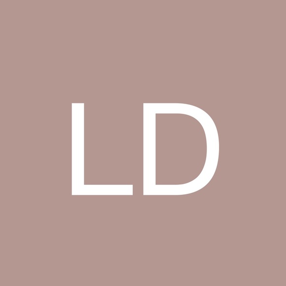 Profile Picture of Lisa Daniel (@ligo222) on Poshmark