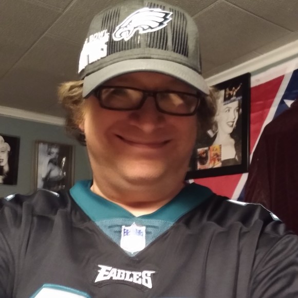 Profile Picture of Michael Shrock (@michael121918) on Poshmark