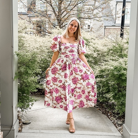 Profile Picture of Stefani Iotova (@stiotova1) on Poshmark