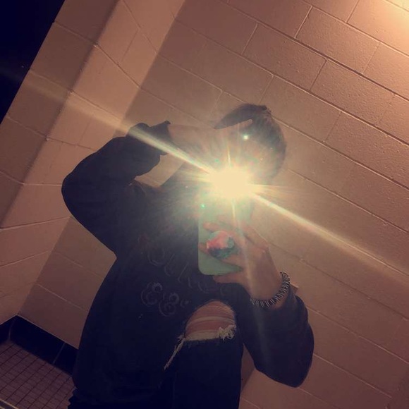 Profile Picture of Chloe Kaniecki (@ckani123) on Poshmark