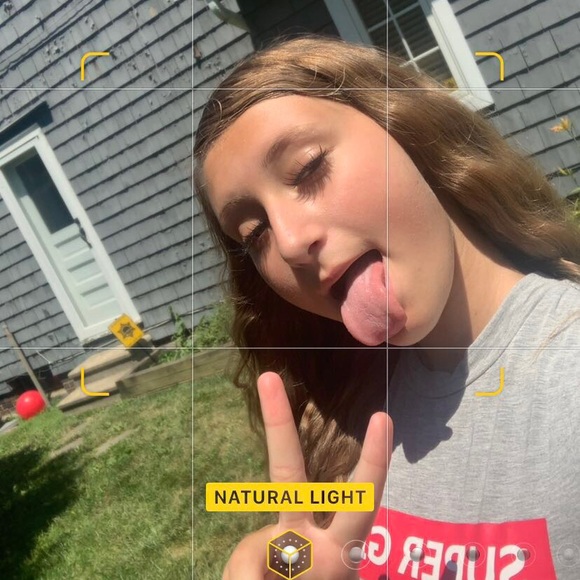 Profile Picture of Carly Carter (@carlynikkole) on Poshmark