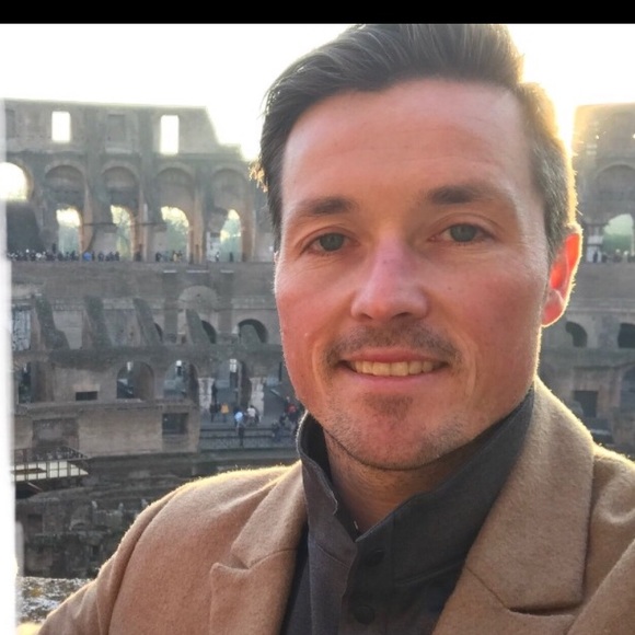 Profile Picture of Dennis Phillips (@dcp187) on Poshmark