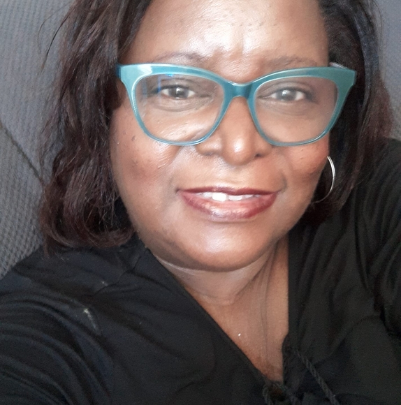 Profile Picture of Lucy Duncan (@luduncan1953) on Poshmark