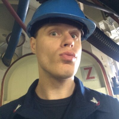 Profile Picture of Nicholas Stratton (@NickCantCook) on Twitter