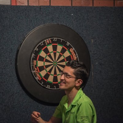 Profile Picture of The Darting Nerd (@thedartingnerd) on Twitter