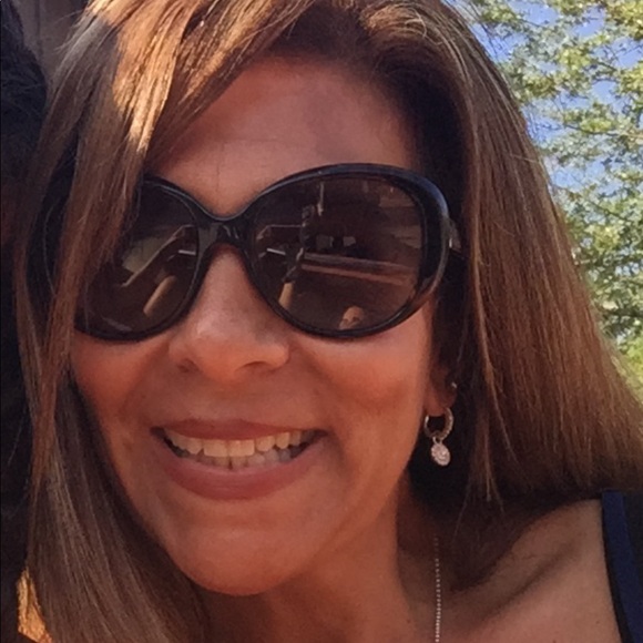 Profile Picture of Lisa Tutton (@tutton66) on Poshmark