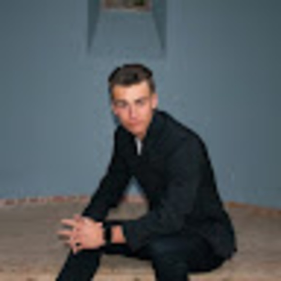 Profile Picture of Isaac Taylor (@idtaylormoon) on Poshmark