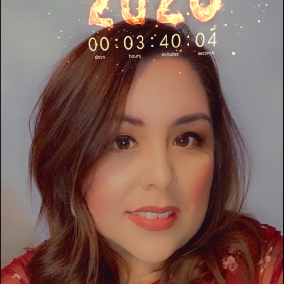 Profile Picture of Liz Enriquez (@lizenriquez839) on Poshmark