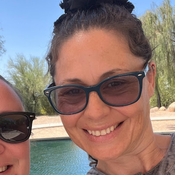 Profile Picture of Liane Shrable (@lshrable789) on Poshmark