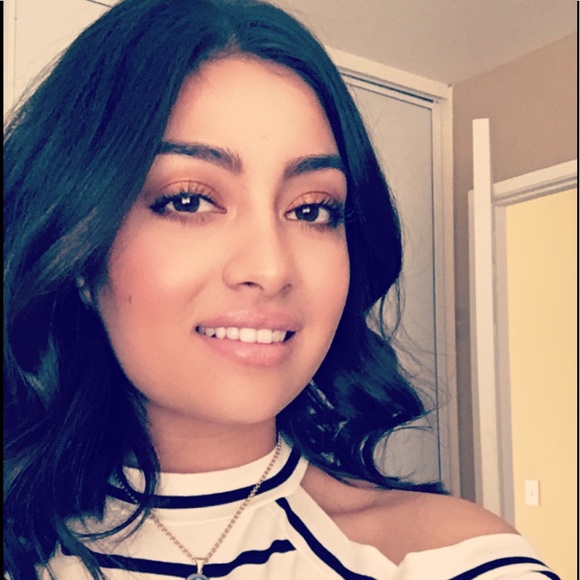 Profile Picture of Stacey Jimenez (@stacey0923) on Poshmark