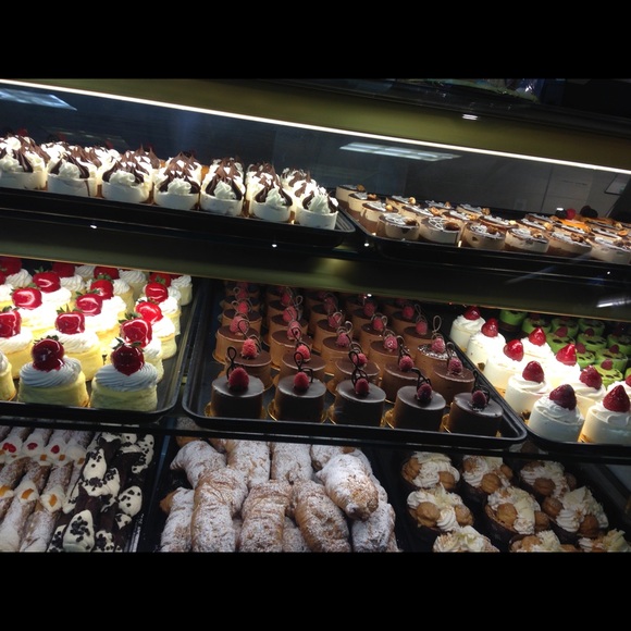 Profile Picture of Saima Malik (@saimoxo) on Poshmark