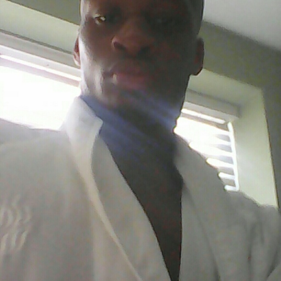 Profile Picture of Charles Lester (@king2be) on Poshmark