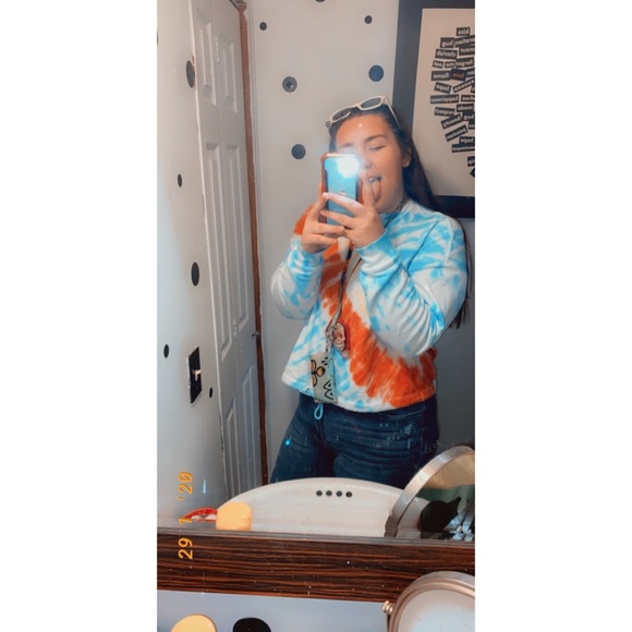 Profile Picture of Alivia Creech (@creechl_17) on Poshmark