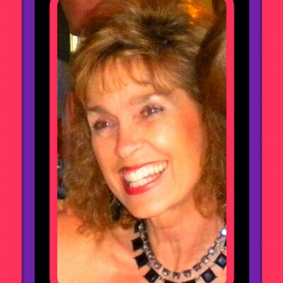 Profile Picture of Julia Stanfield (@superfightgirl) on Twitter