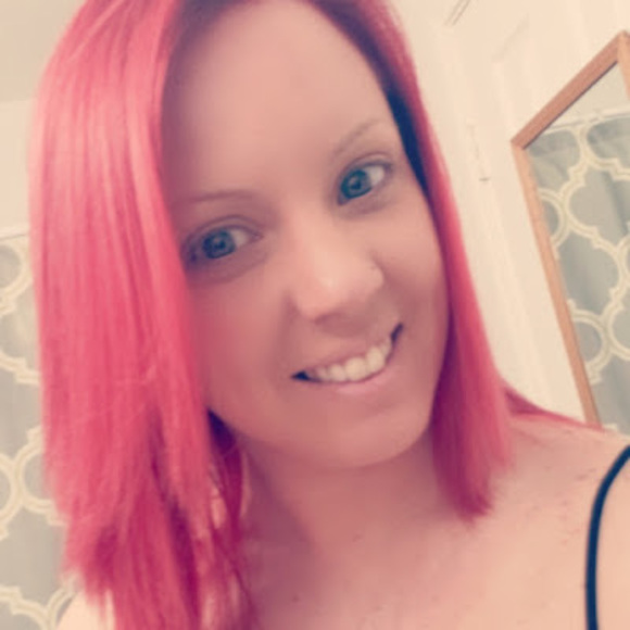 Profile Picture of Brianna Helgeson (@briannahelgeson) on Poshmark