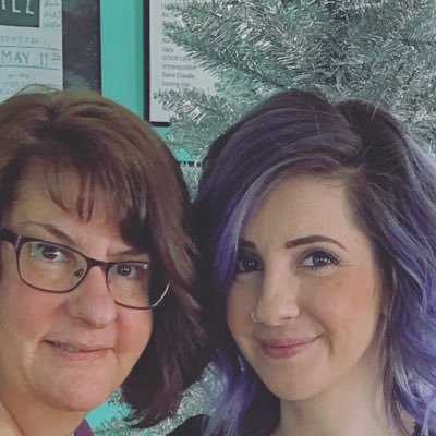 Profile Picture of Lori Neumann (@NeumannLori) on Twitter