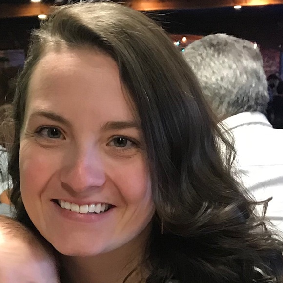 Profile Picture of Lindsey Shoemaker (@lshoemaker615) on Poshmark