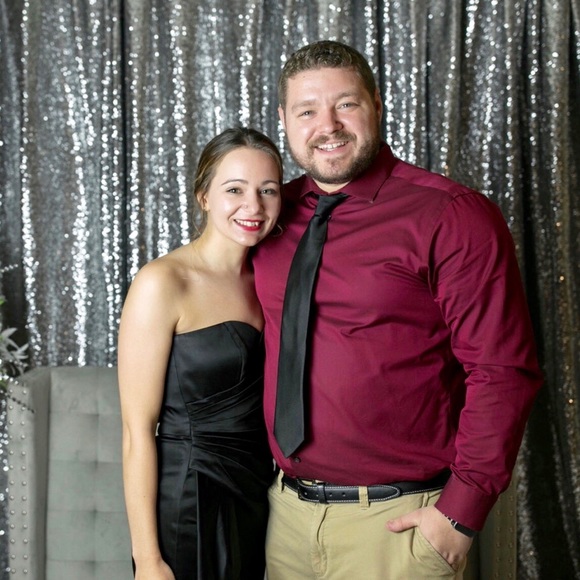 Profile Picture of Hayley Mcclanahan (@hayvatic) on Poshmark