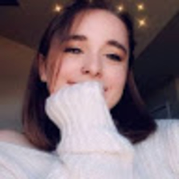Profile Picture of Kailey Richardson (@kaileyhope2020) on Poshmark