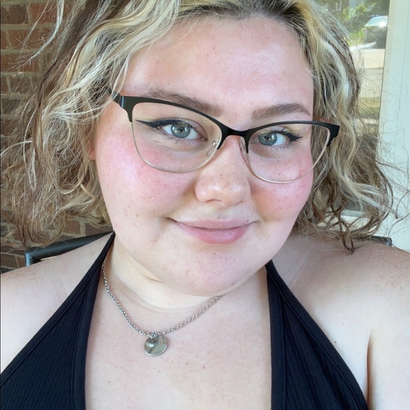 Profile Picture of Courtney Mcfeters (@cmcfeters) on Poshmark