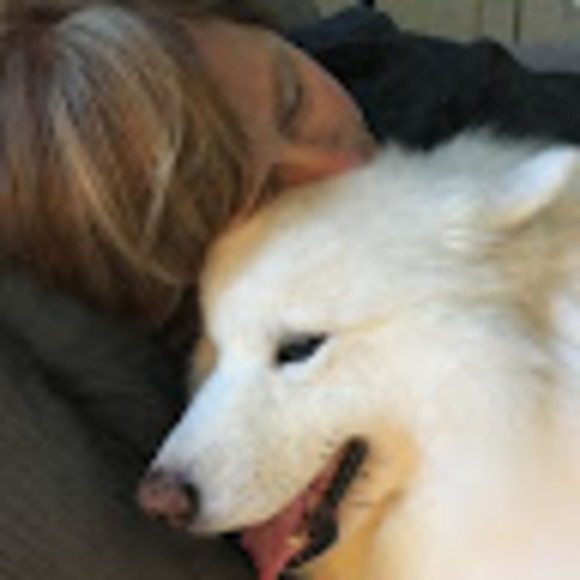 Profile Picture of Lucy Raybold (@ljraybold) on Poshmark