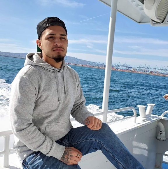 Profile Picture of Gustavo Guerrero (@gustavoguerr810) on Poshmark