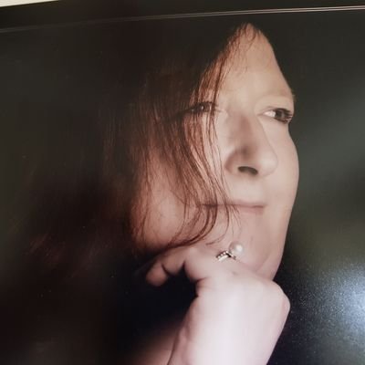 Profile Picture of Alessandra Olivieri (@Alessan68507159) on Twitter