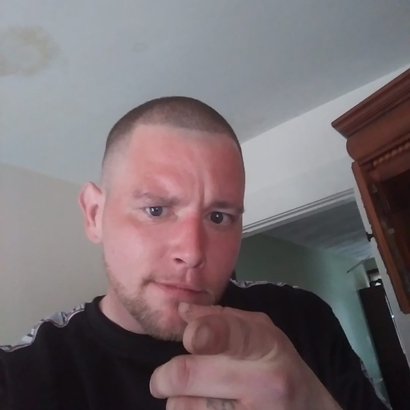 Profile Picture of Joshua Olsen (@yogy22089) on Poshmark