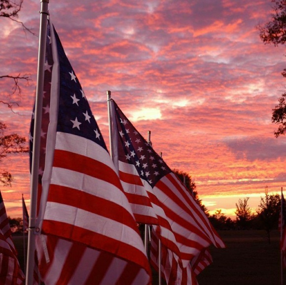 Profile Picture of Autumn Lauver (@alauver07) on Poshmark