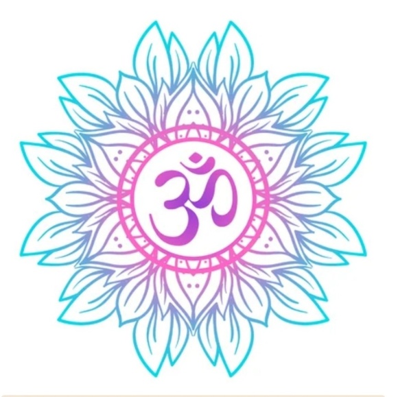 Profile Picture of Danielle Baxter (@danichris81) on Poshmark