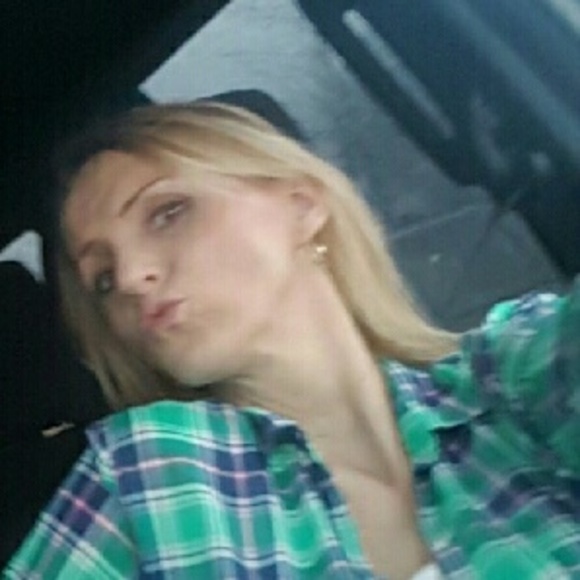 Profile Picture of Christina Phifer (@cphifer79) on Poshmark