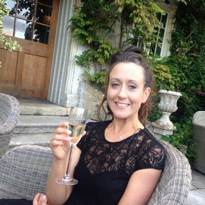 Profile Picture of Lisa Curling (@ljcurly) on Twitter