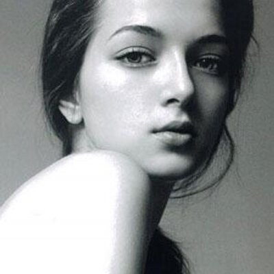 Ela Lazareanu - Twitter Profile Picture of Ela Lazareanu (@nela5387) on Twitter