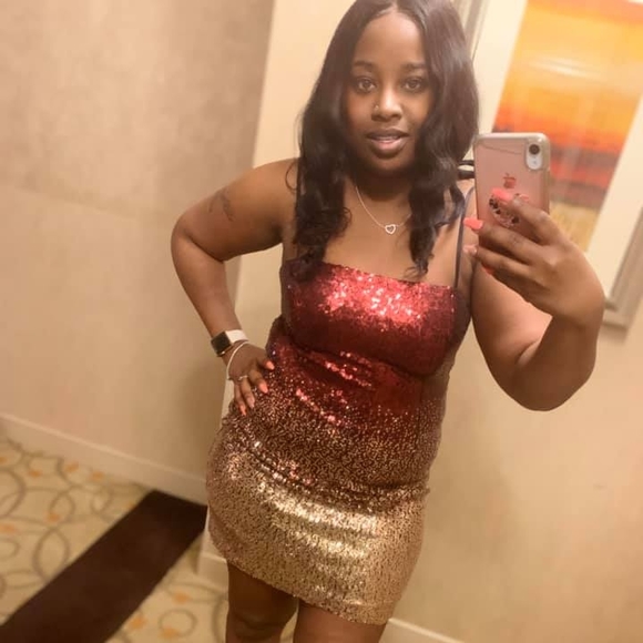 Profile Picture of Esha Bennett (@eshaboo07) on Poshmark