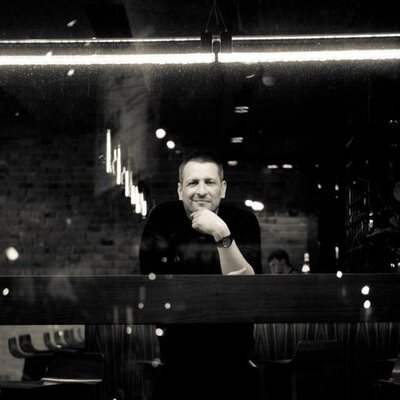 Profile Picture of Isaac Correaon Twitter