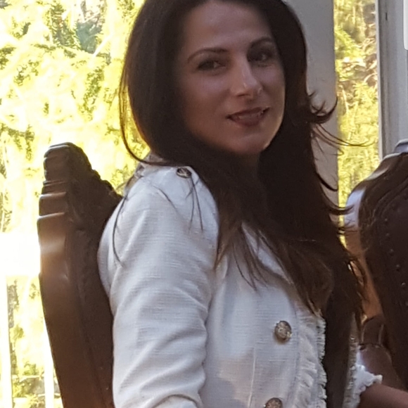 Profile Picture of Natasha Stojanovic (@stoj12) on Poshmark